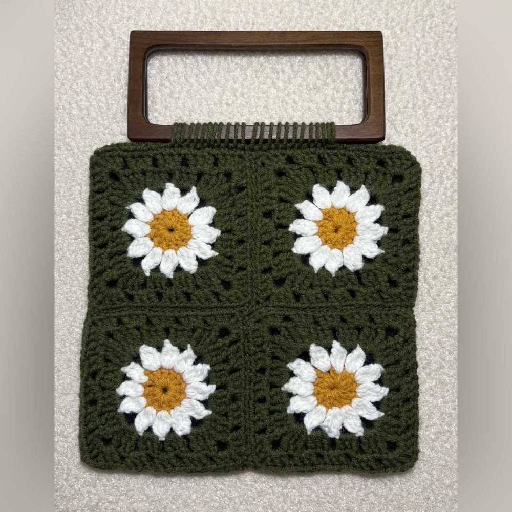 Handmade Floral Crochet Bag with Wooden Handle